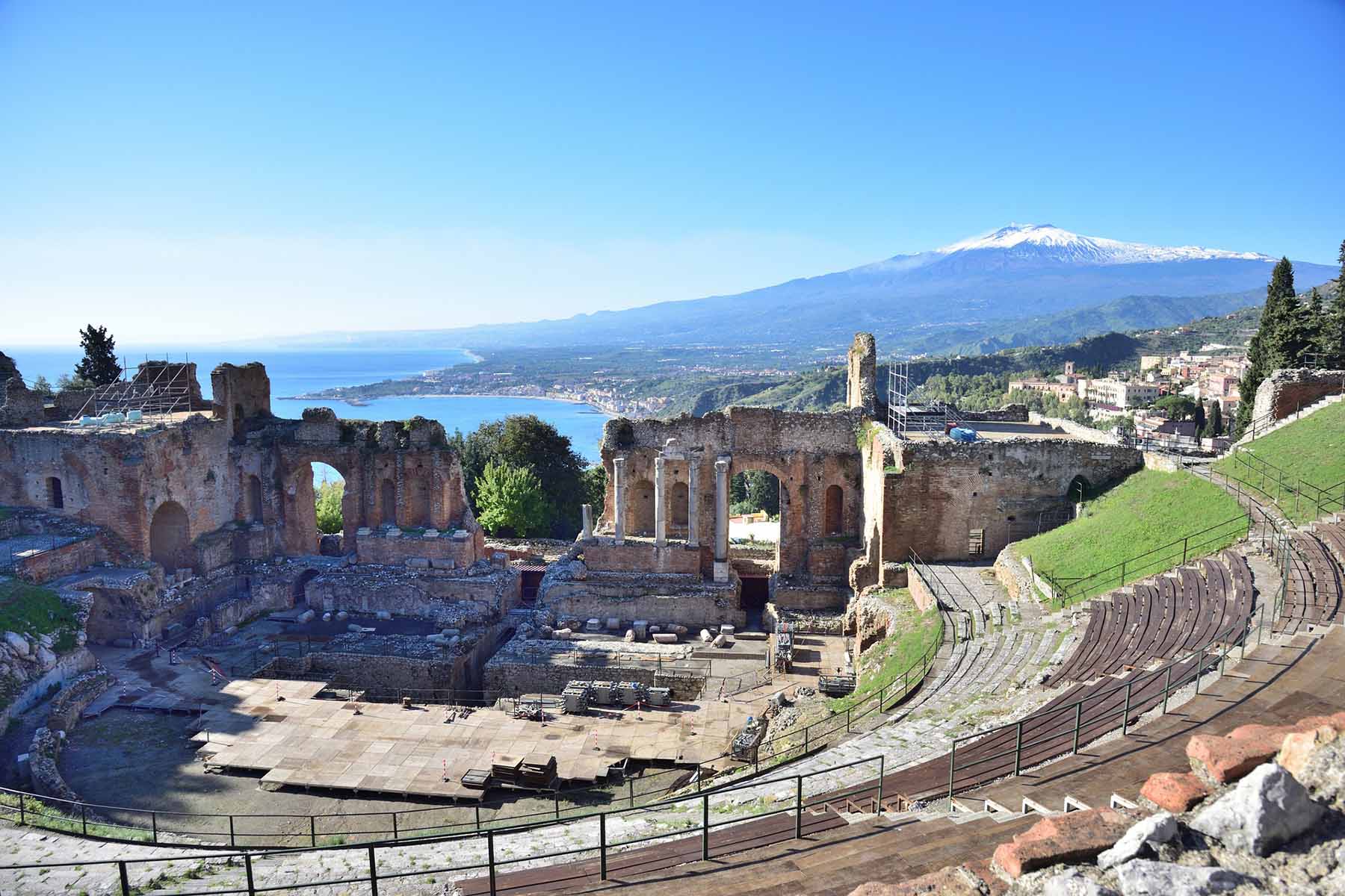 TAORMINA-PANORAMA-TEATRO-ETNA