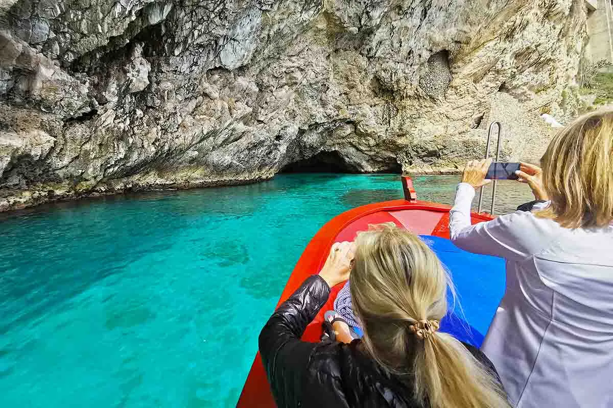taormina-blue-grotto-boat-tour