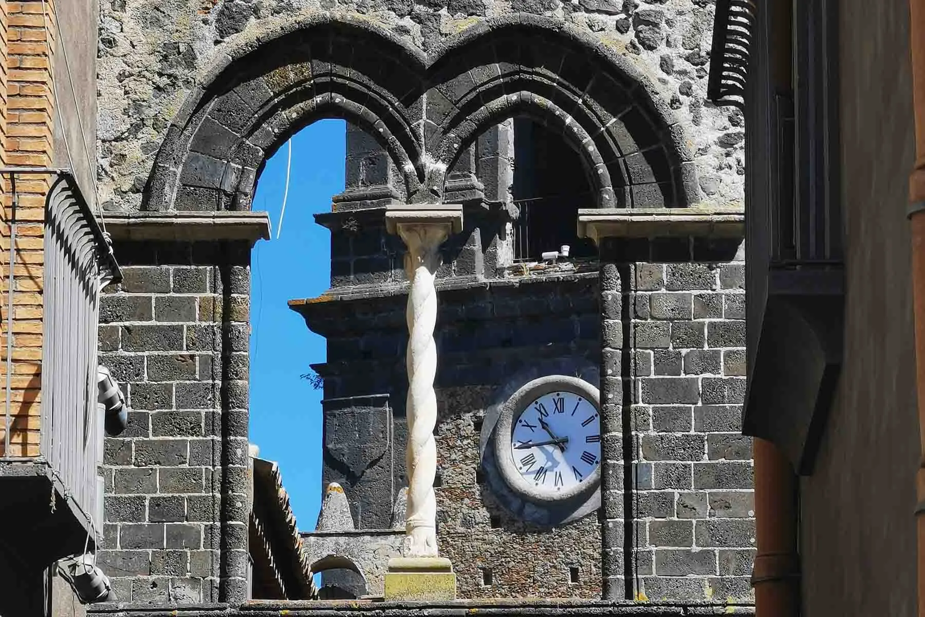 Details-of-Via-degli-Archi-Randazzo-Sicily